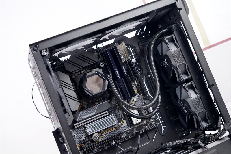 华硕TUF全家福来袭，B460M-PRO领衔众兄弟出战