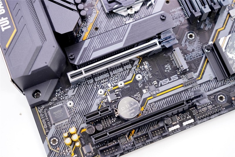 华硕TUF全家福来袭，B460M-PRO领衔众兄弟出战