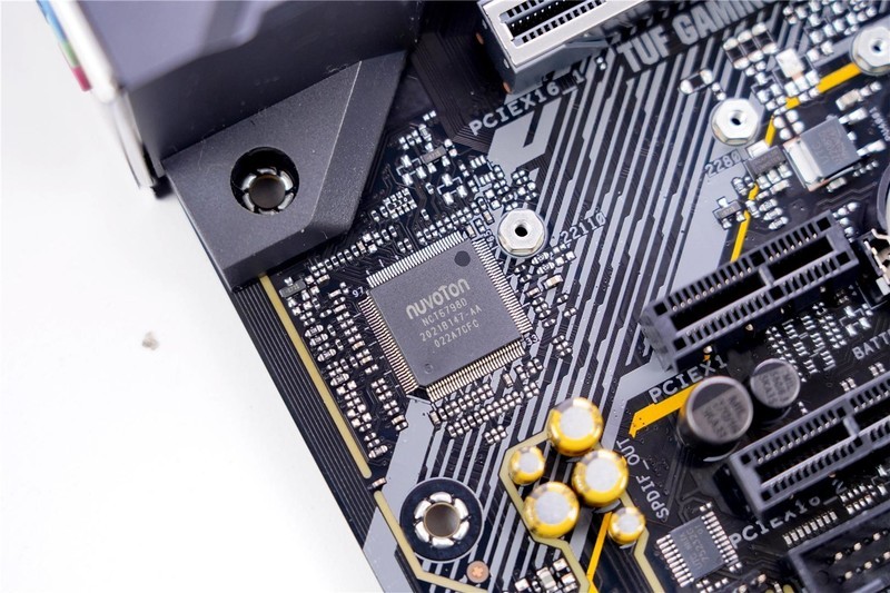 华硕TUF全家福来袭，B460M-PRO领衔众兄弟出战