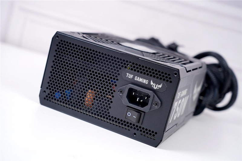 华硕TUF全家福来袭，B460M-PRO领衔众兄弟出战