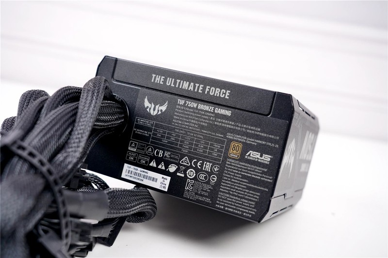 华硕TUF全家福来袭，B460M-PRO领衔众兄弟出战