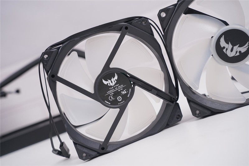 华硕TUF全家福来袭，B460M-PRO领衔众兄弟出战