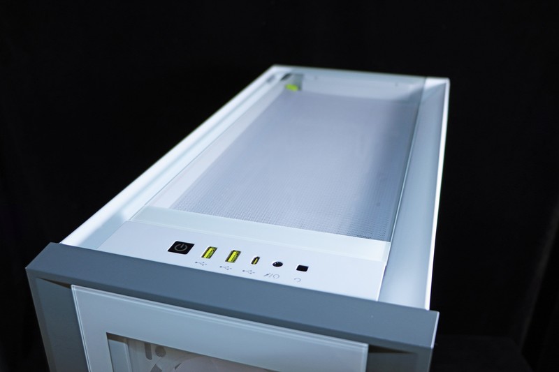 天青色等烟雨，而我在等你，亲，吹雪不？