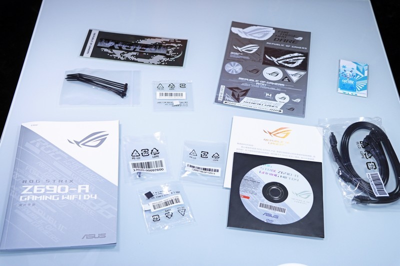 天青色等烟雨，而我在等你，亲，吹雪不？