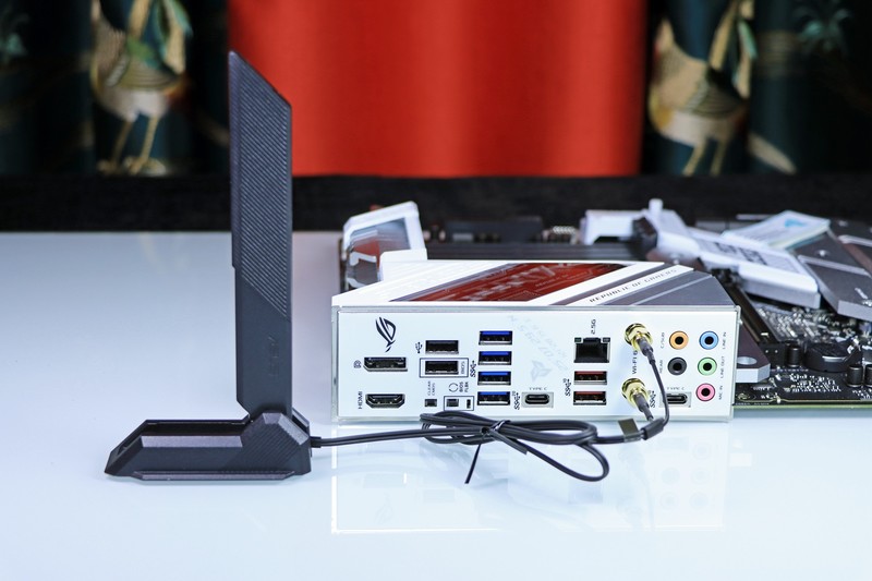 天青色等烟雨，而我在等你，亲，吹雪不？