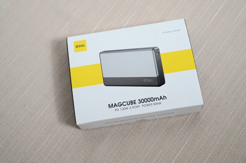 3万容量的100W充电宝，体积居然没那么大，AOHi双口PD快充移动电源体验