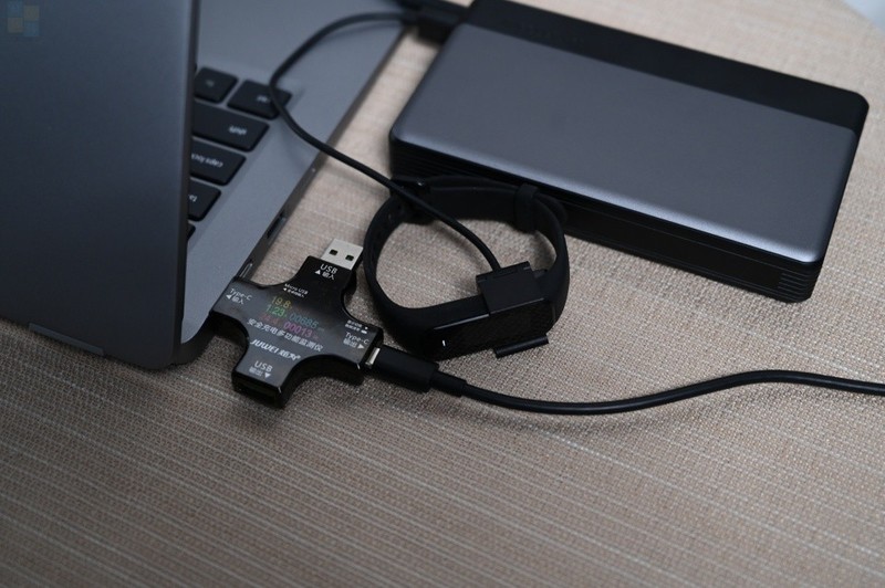 3万容量的100W充电宝，体积居然没那么大，AOHi双口PD快充移动电源体验