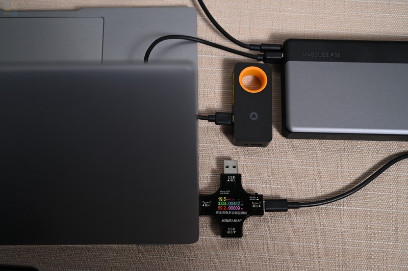 3万容量的100W充电宝，体积居然没那么大，AOHi双口PD快充移动电源体验