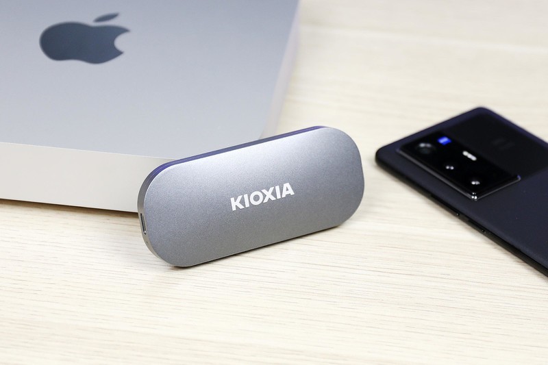 速度快、颜值高，这款NVME移动固态硬盘太赞了，铠侠XD10评测