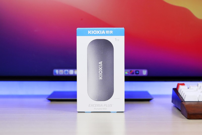 速度快、颜值高，这款NVME移动固态硬盘太赞了，铠侠XD10评测