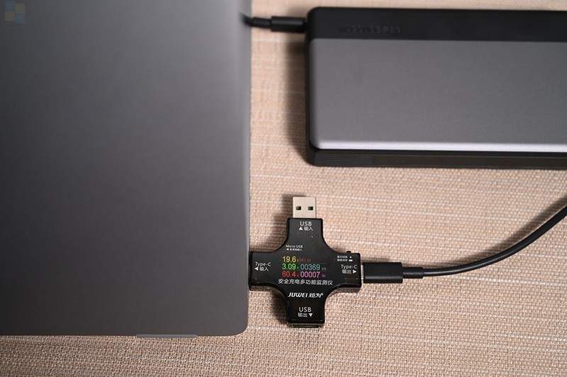 3万容量的100W充电宝，体积居然没那么大，AOHi双口PD快充移动电源体验