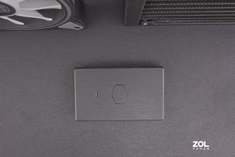 玩RGB和散热都专业，馋哭隔壁孩子的酷冷至尊 冰神G360幻境