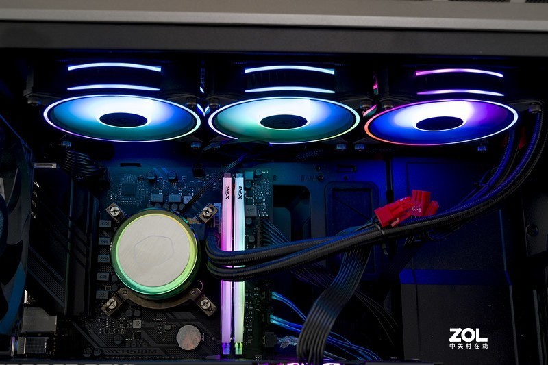 玩RGB和散热都专业，馋哭隔壁孩子的酷冷至尊 冰神G360幻境