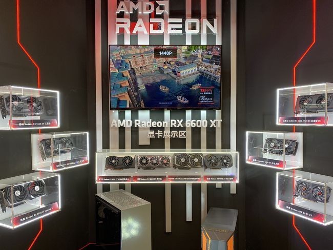 出道即巅峰，首发炒到4k，10月猛降几百，RX6600XT可买否？