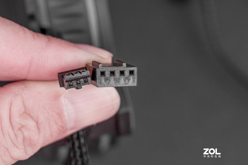 玩RGB和散热都专业，馋哭隔壁孩子的酷冷至尊 冰神G360幻境