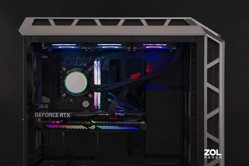 玩RGB和散热都专业，馋哭隔壁孩子的酷冷至尊 冰神G360幻境