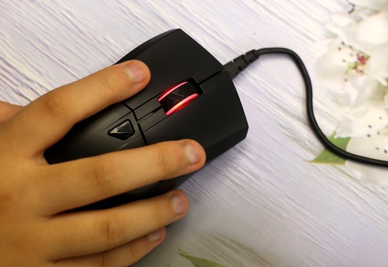 游戏利器反应灵敏，钛度守望者TSG550鼠标晒单