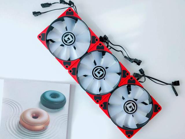 冷头带涡轮风扇，艾湃电竞360 OC水冷评测：极致静音+旋转式安装