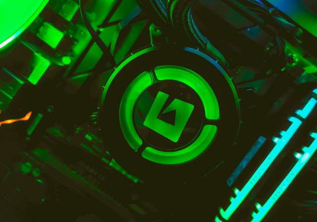 冷头带涡轮风扇，艾湃电竞360 OC水冷评测：极致静音+旋转式安装