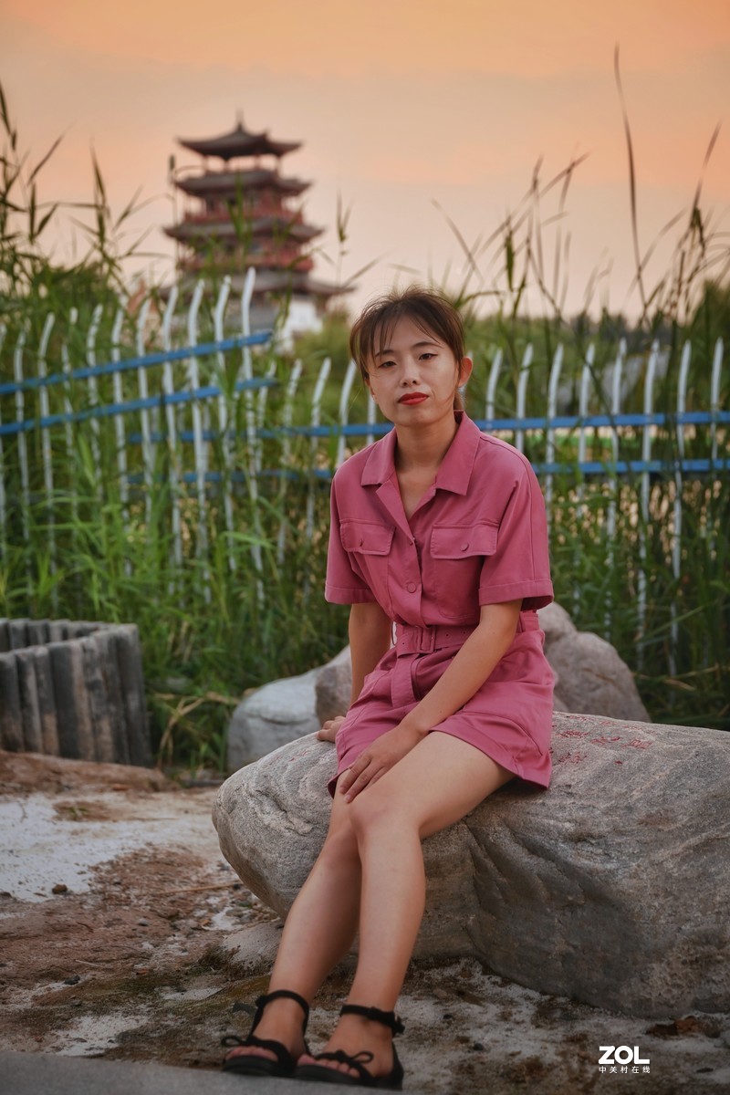 媳妇当模特练习人像