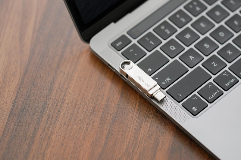 MacBook最强拍档！aigo Type-C优盘上手体验，支持USB3.2