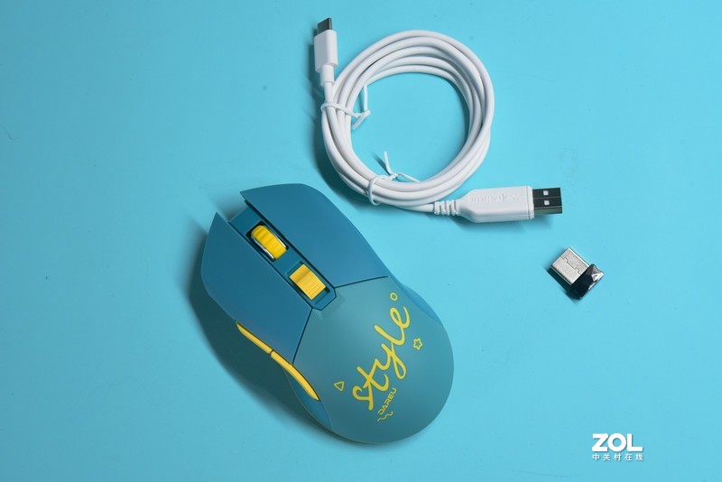 达尔优换了设计师系列 ▎达尔优EM901双模游戏鼠标