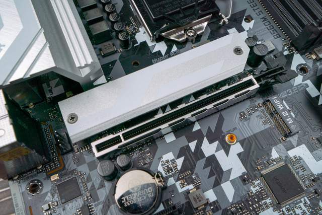 时代新宠儿B560，华擎B560M Steel Legend实测超频