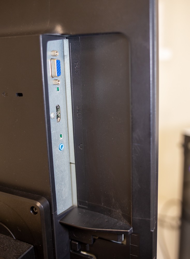 视频信号也劈腿？！大黄蜂HDMI高清分配器轻体验