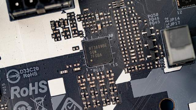 时代新宠儿B560，华擎B560M Steel Legend实测超频