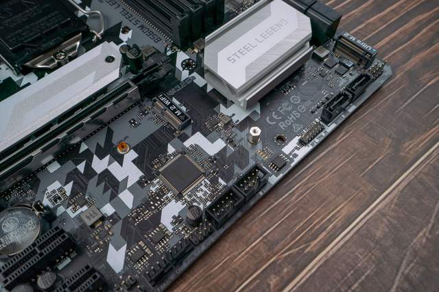 时代新宠儿B560，华擎B560M Steel Legend实测超频