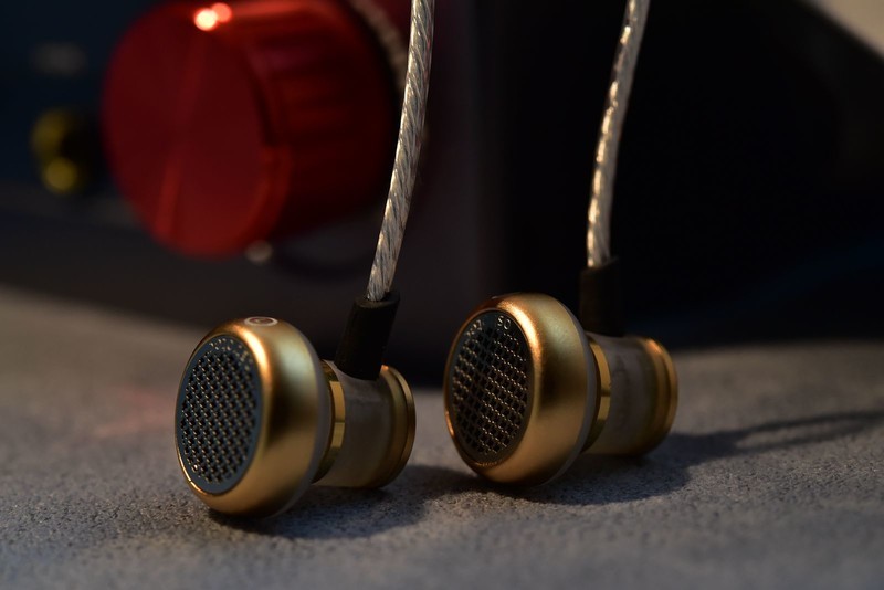 平头塞听女声的顶级之作，被忽视的阿思翠天琴座迷你版试听