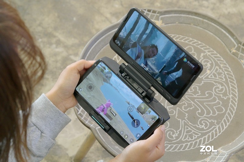 做到极致的游戏手机长啥样，ROG游戏手机3电竞装甲套装告诉你