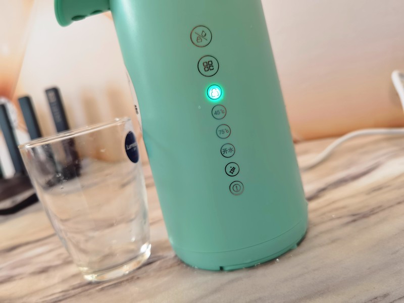 不同水温3S可取，米因即热式饮水机不仅智能还便携