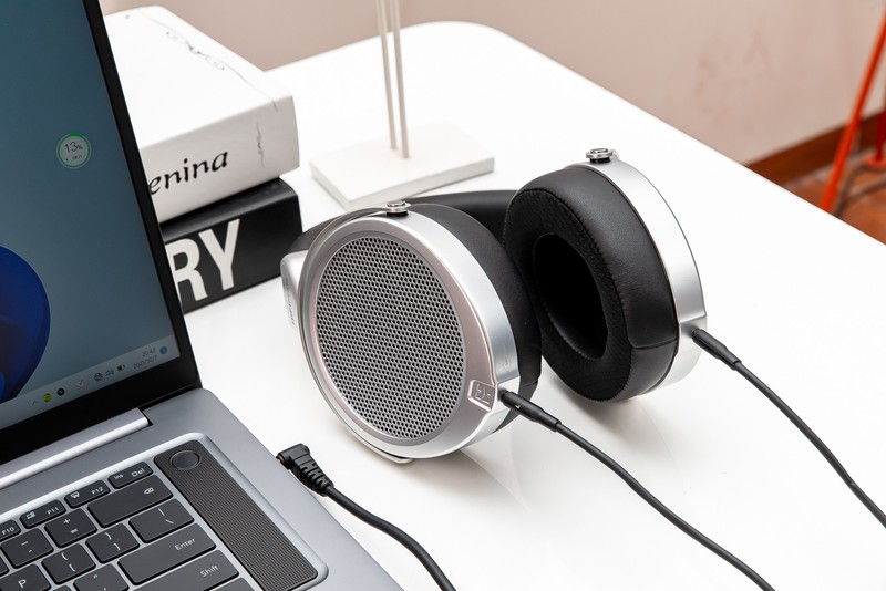 HIFIMAN出了一款新耳机，关键词“隐形”，我突然有个大胆的想法