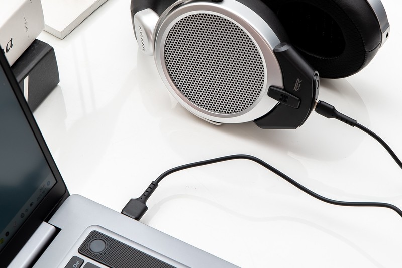 HIFIMAN出了一款新耳机，关键词“隐形”，我突然有个大胆的想法