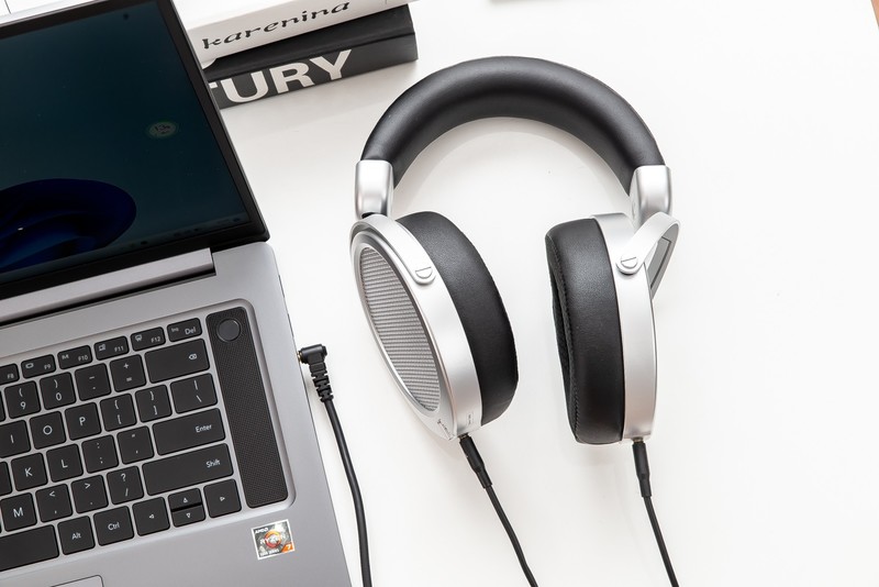 HIFIMAN出了一款新耳机，关键词“隐形”，我突然有个大胆的想法