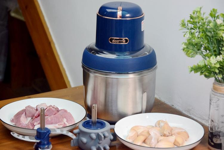 碎食料理不求人，德尔玛无线大马力套娃绞肉机，助爱妻轻松下厨