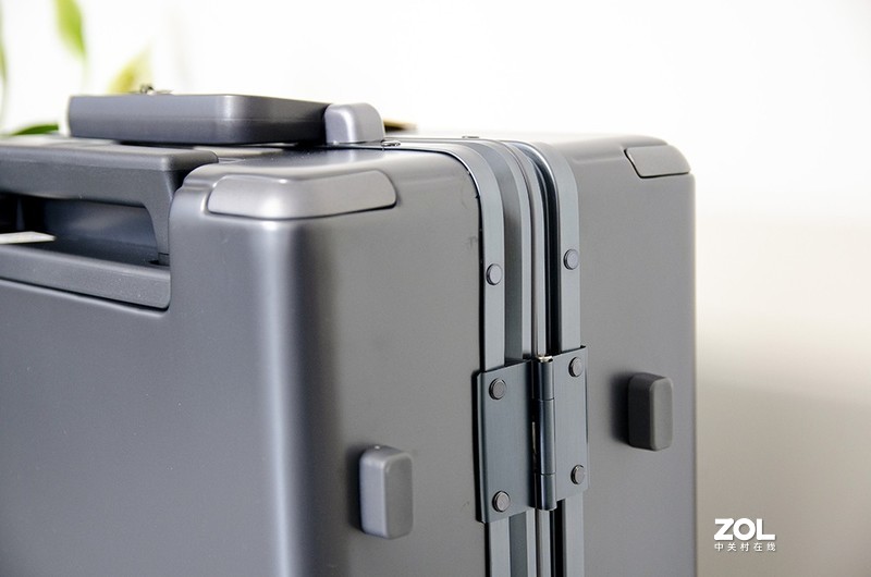 登机箱也有新高度，商务人士喜爱的地平线8号power系列登机箱体验