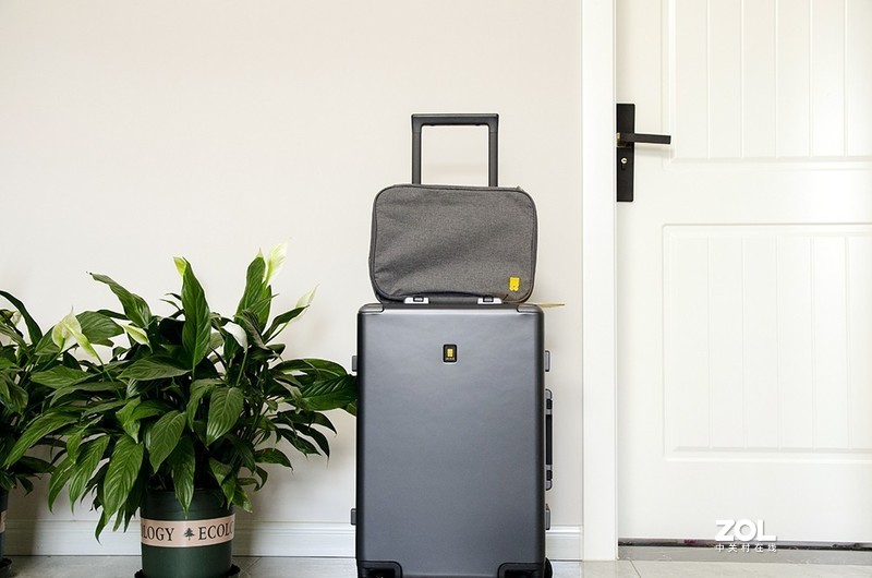 登机箱也有新高度，商务人士喜爱的地平线8号power系列登机箱体验