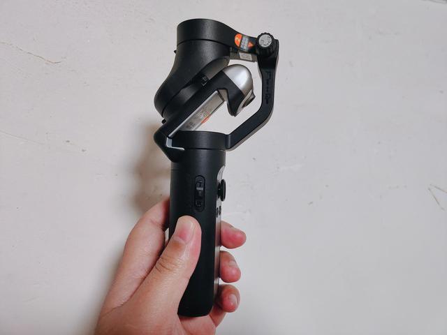 给云台装上了“眼睛”，浩瀚V2手机云台，做你的智能跟踪小助手！