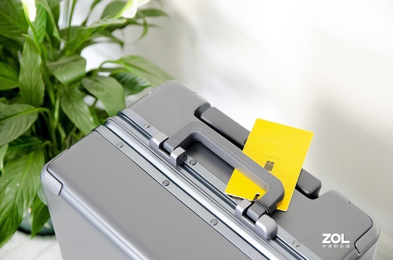 登机箱也有新高度，商务人士喜爱的地平线8号power系列登机箱体验