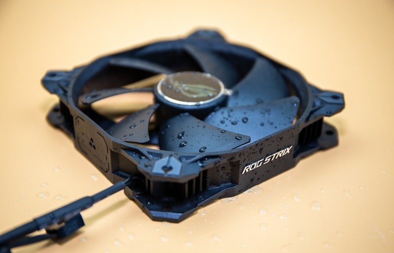 ROG Strix 风神XF120静音磁悬浮减震风扇,让你的散热火力全开