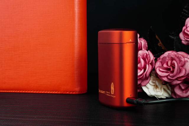 傲雷指挥家3龙凤尊享版：一款不知道该不该使用的手电