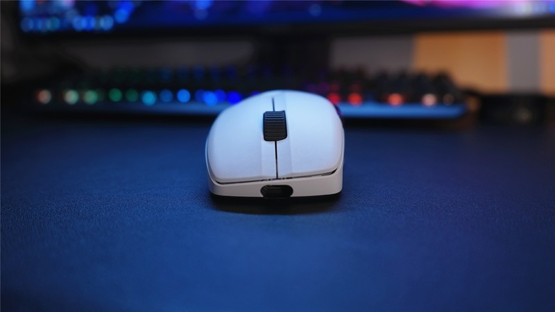 轻量化电竞鼠标新选择—冰豹魔幻豹KONE PRO AIR 上手体验