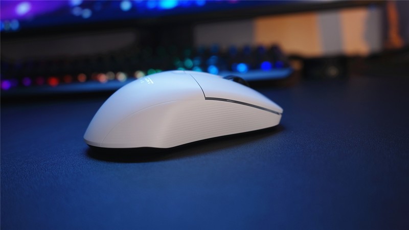 轻量化电竞鼠标新选择—冰豹魔幻豹KONE PRO AIR 上手体验