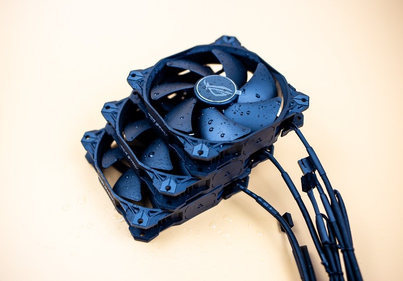 ROG Strix 风神XF120静音磁悬浮减震风扇,让你的散热火力全开