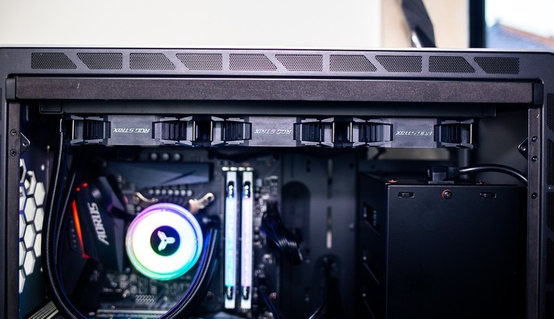 ROG Strix 风神XF120静音磁悬浮减震风扇,让你的散热火力全开