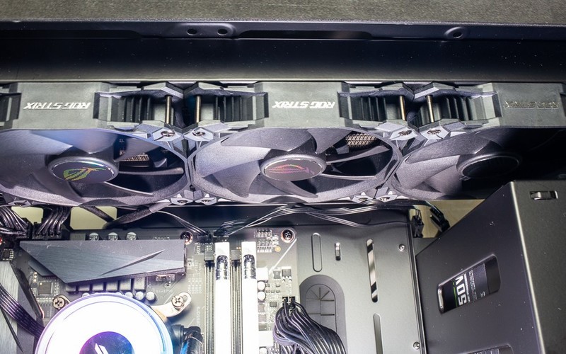 ROG Strix 风神XF120静音磁悬浮减震风扇,让你的散热火力全开