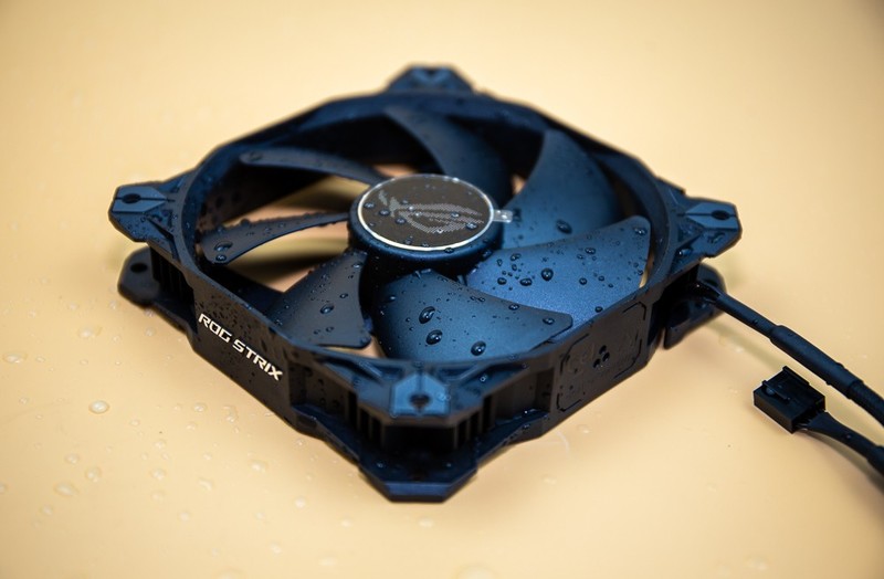 ROG Strix 风神XF120静音磁悬浮减震风扇,让你的散热火力全开