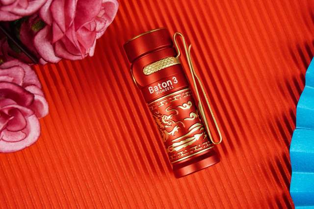 傲雷指挥家3龙凤尊享版：一款不知道该不该使用的手电